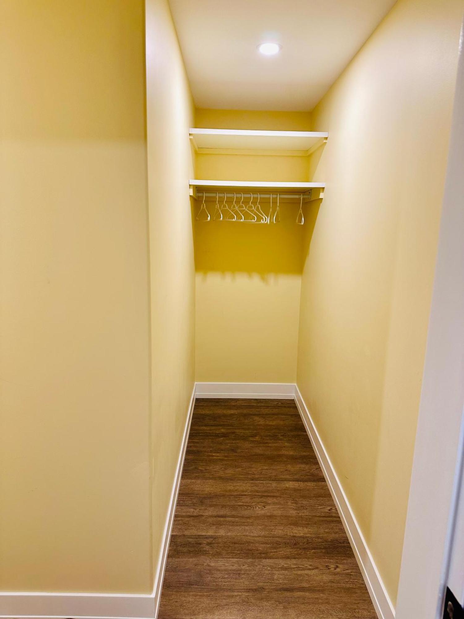 Apartamento Luxurious Basement Retreat Charlottetown Exterior foto